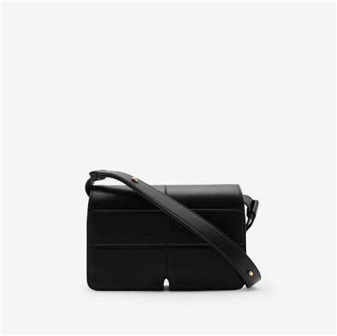 burberry sgopping bagnuono|Snip Bag in Black .